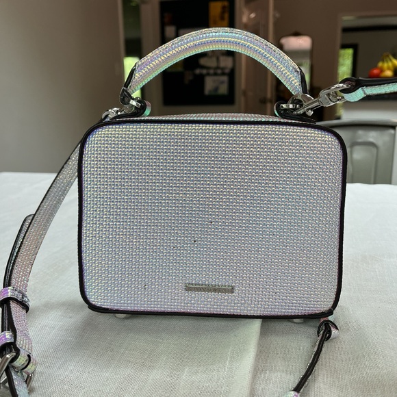 Rebecca Minkoff Crossbody, silver iridescent cube bag super cute great condition - Picture 2 of 2